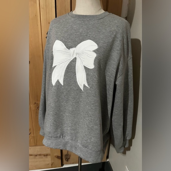 Dazy Gray Sweatshirt with White Bow Detail - Picture 2 of 6